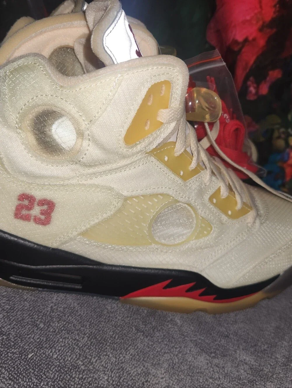 Size 11- Jordan 5 Retro Off-White Sail 